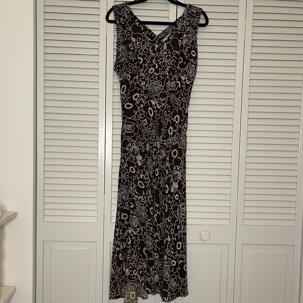 Sheri Martin New York Brown and White Sleeveless V-Neck Sheath Dress